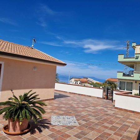 Franci E Aurora House Villa Capo dʼOrlando Exteriör bild